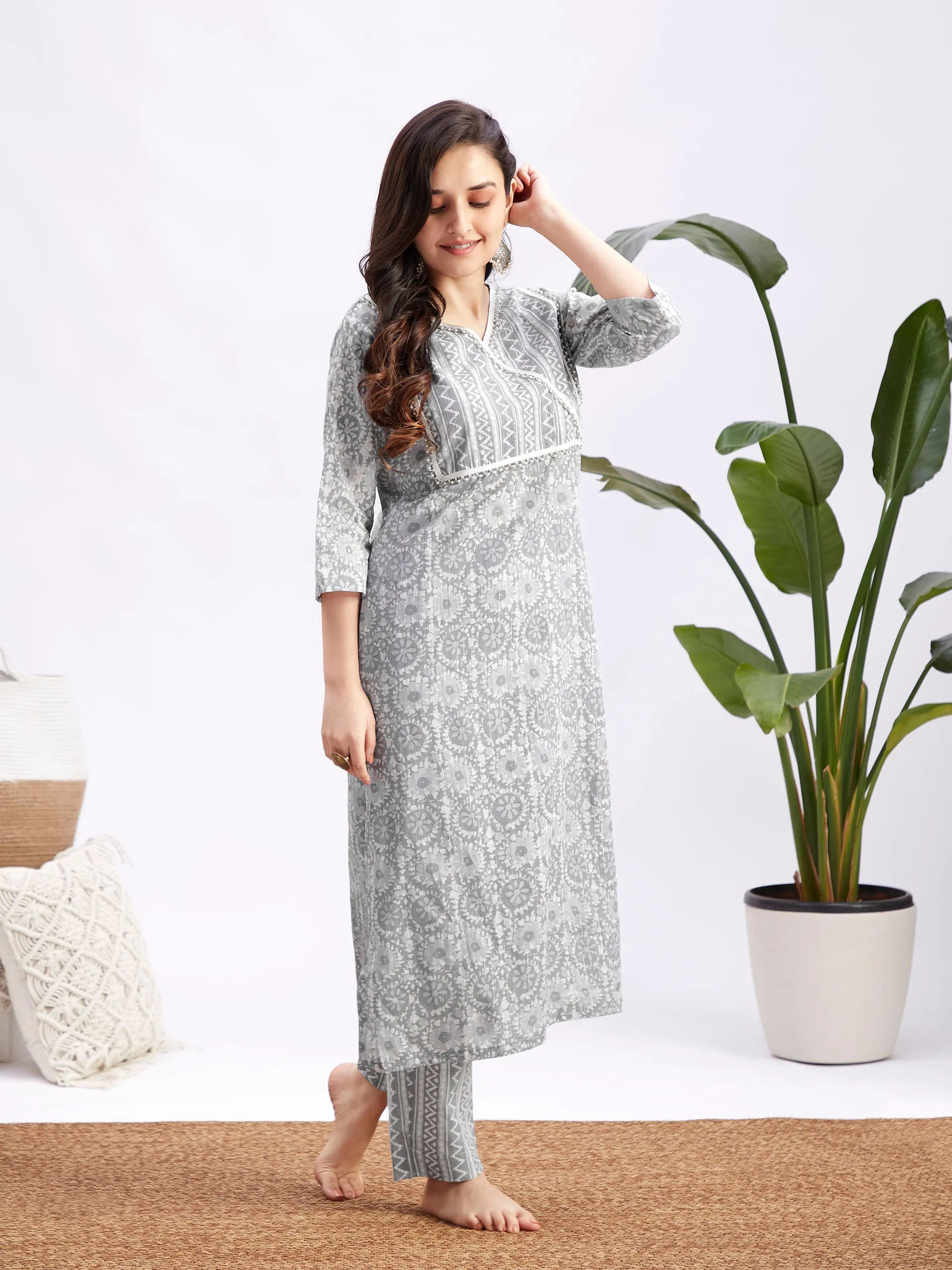 Jashvi Women's Grey Printed Cotton Kurta Pant Set